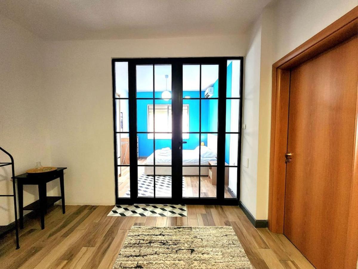 Turqoise Flat In City Center With 24H Self Check In Тирана Экстерьер фото